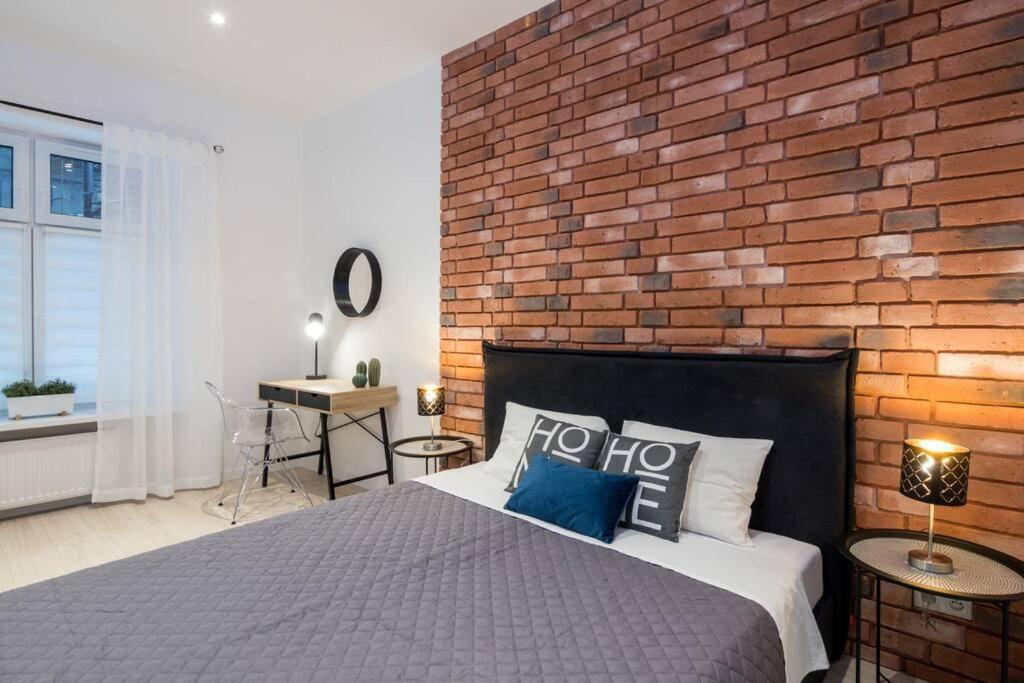 With Air Conditioning In The Heart Of Cracow Heart Appartement