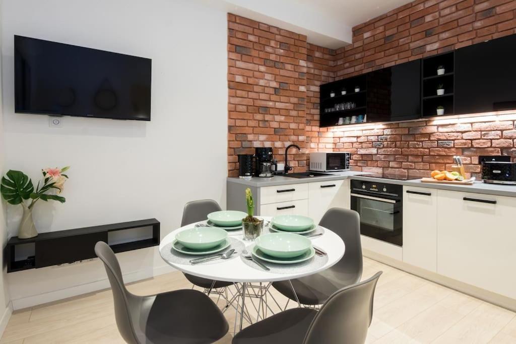 With Air Conditioning In The Heart Of Cracow Heart Appartement *